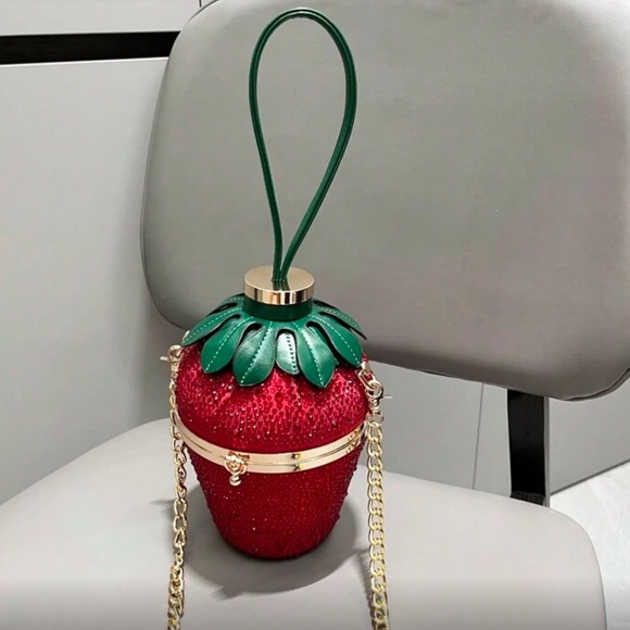 🆕 Rhinestone Studded Strawberry Shaped Handbag - Picture 6 of 10